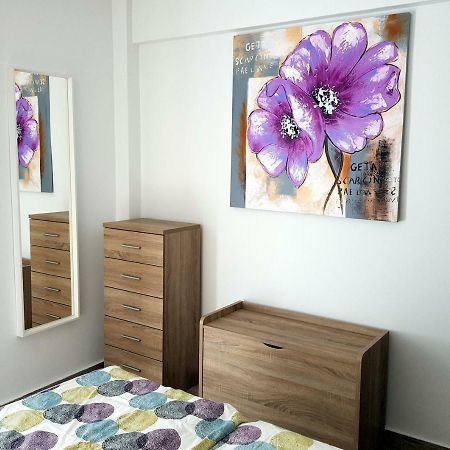 Luxury 2 Bedroom Apt 50 M From Beach Mogan Bagian luar foto