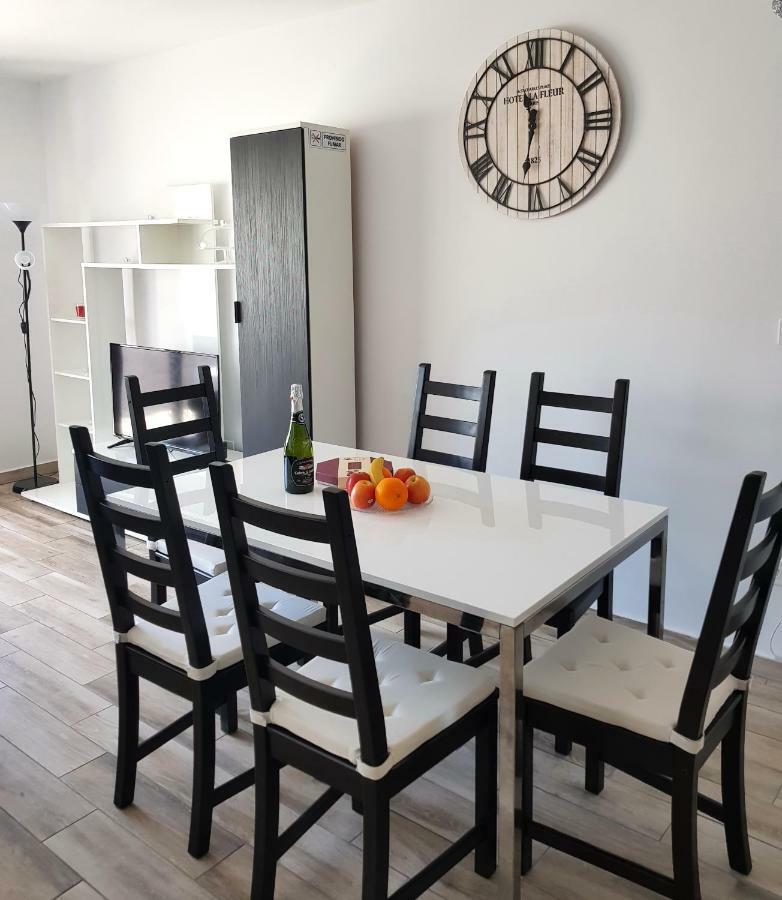 Luxury 2 Bedroom Apt 50 M From Beach Mogan Bagian luar foto