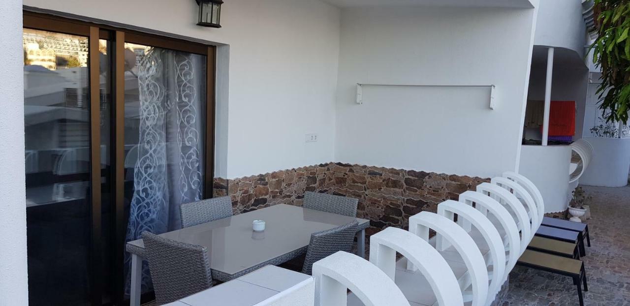 Luxury 2 Bedroom Apt 50 M From Beach Mogan Bagian luar foto