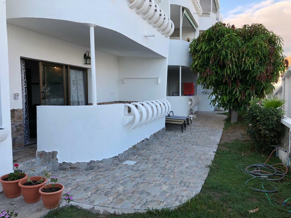 Luxury 2 Bedroom Apt 50 M From Beach Mogan Bagian luar foto